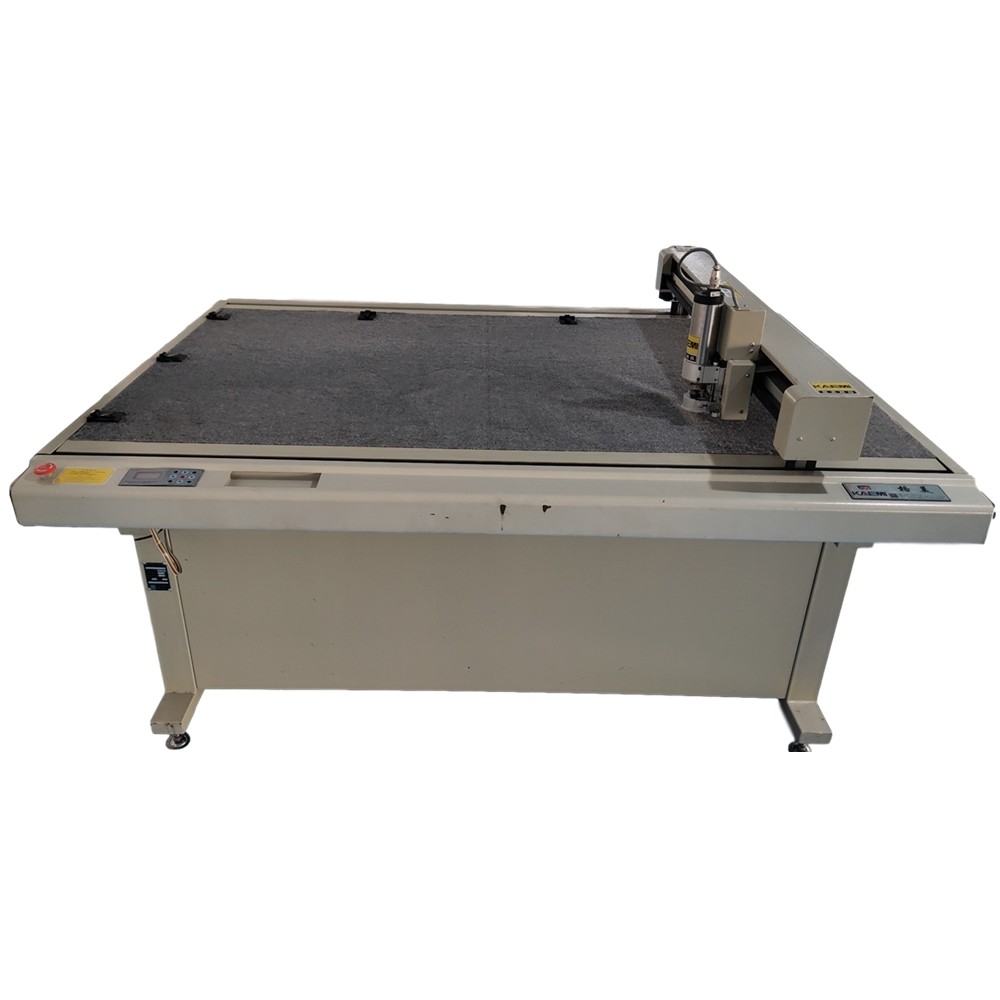 Garment Cutter with 1500x900mm Cutting Scope